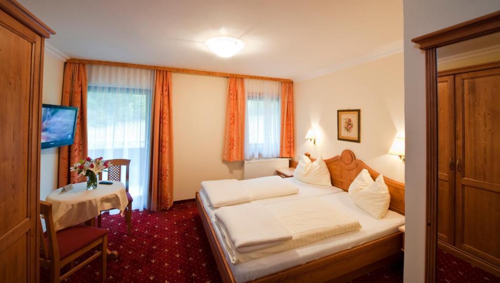 Hotel Hammerwirt - Forellenhof Untertauern Szoba fotó