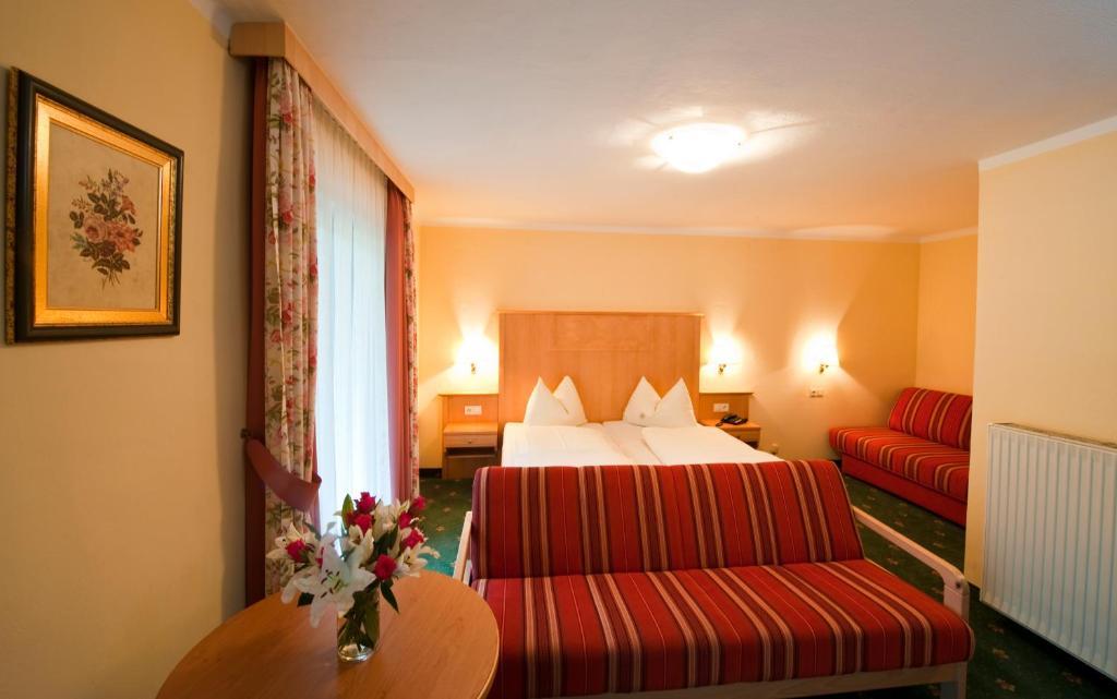 Hotel Hammerwirt - Forellenhof Untertauern Szoba fotó
